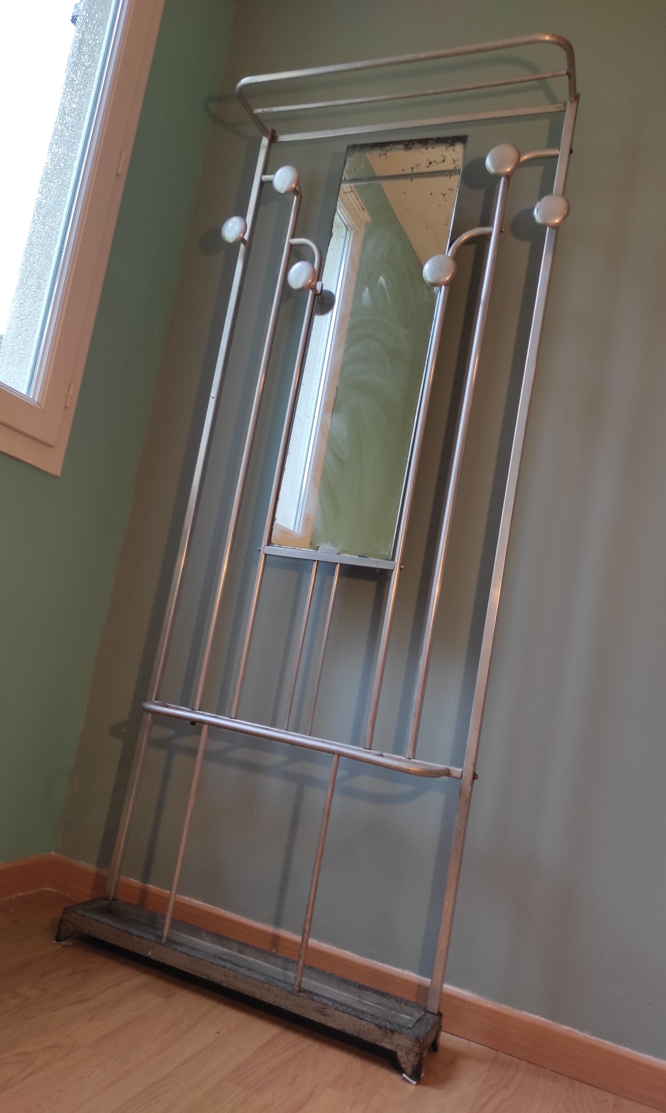 Aluminium coat holder