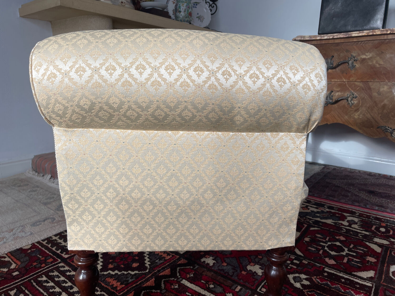 Victorian mahogany daybed.