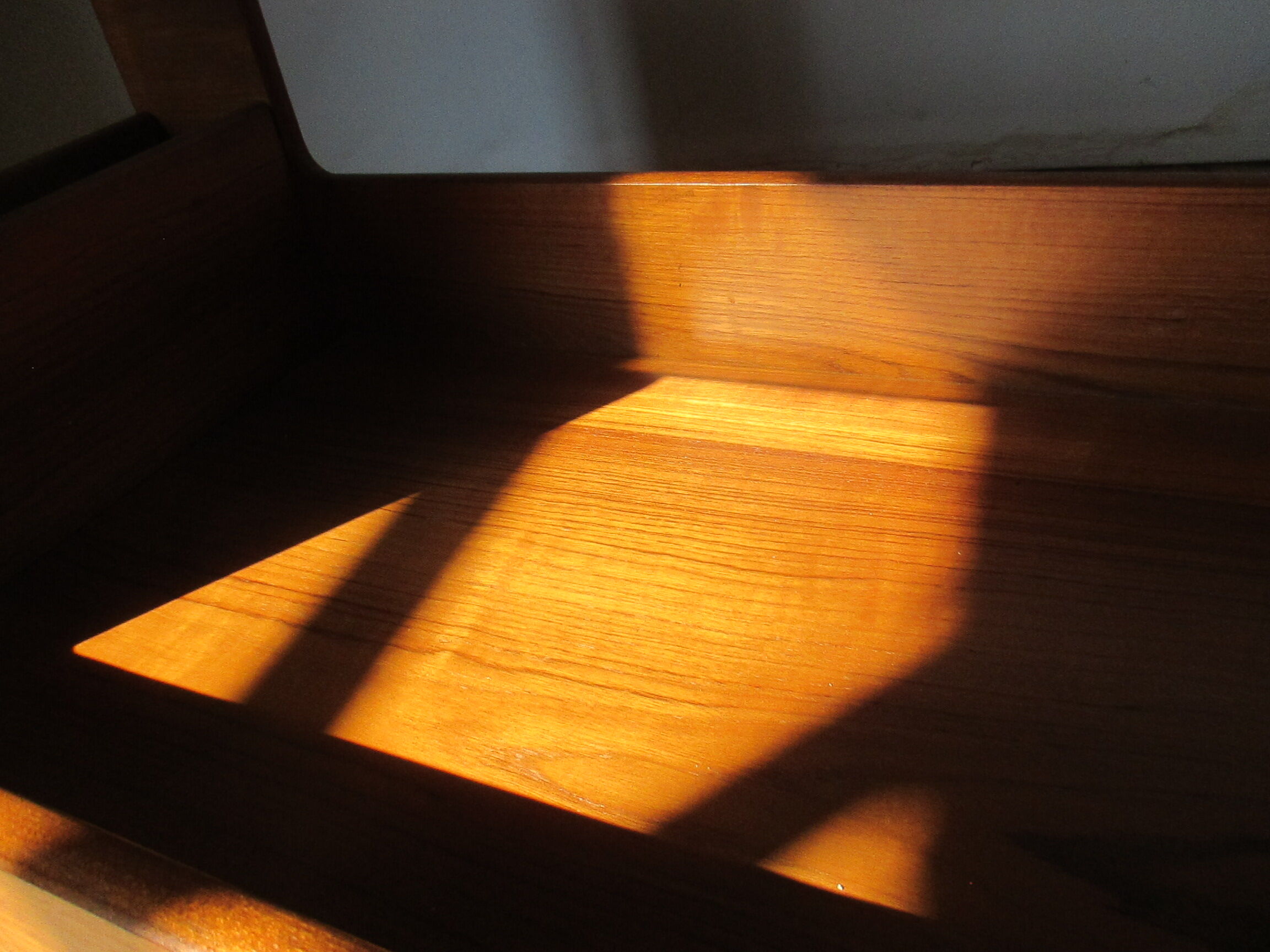 Coffee table on wheels 70