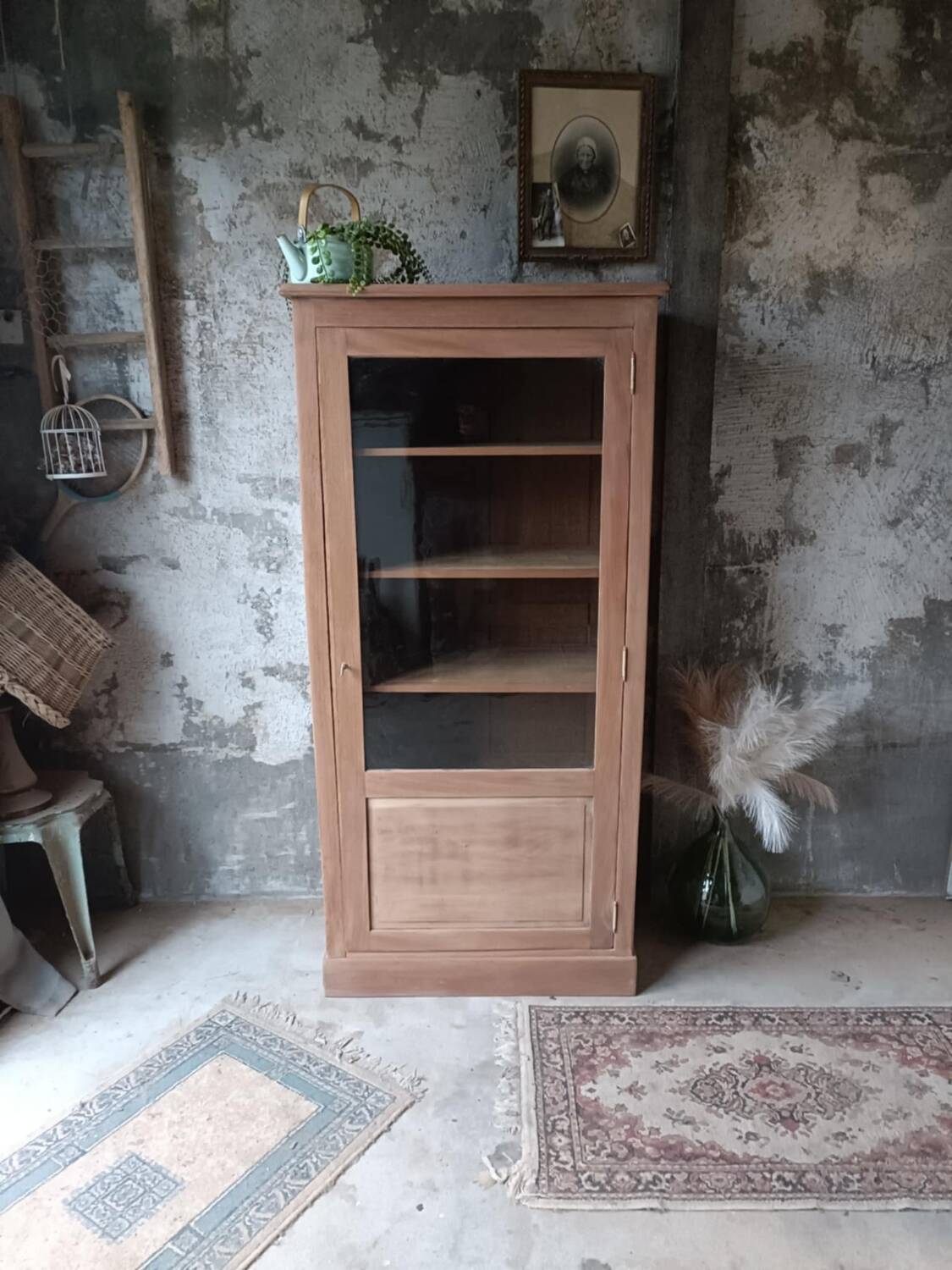 Wooden display cabinet