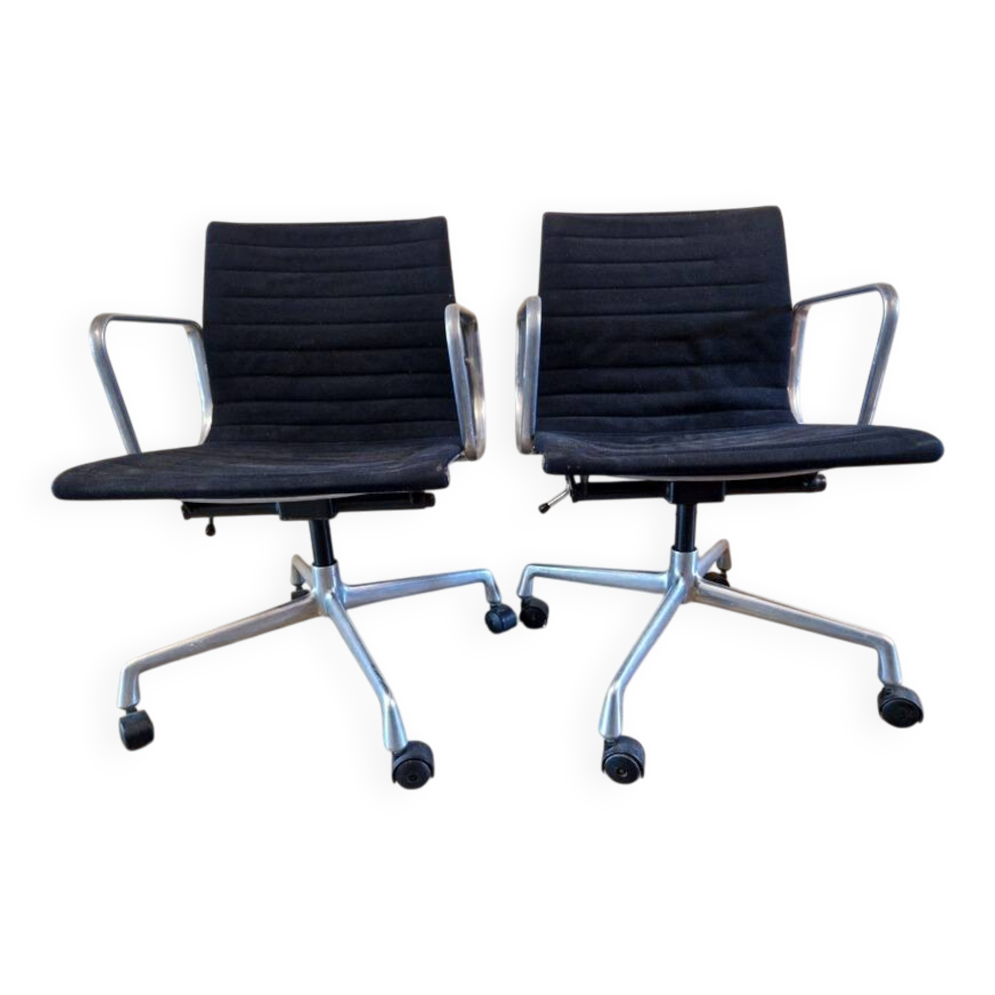 Charles and Ray Eames - Pair of office chairs - model EA117 - Vitra