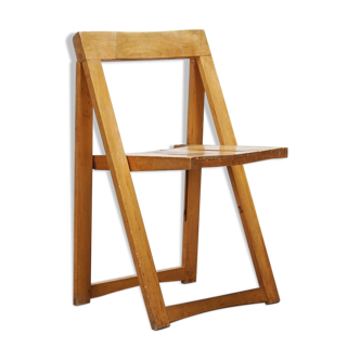 Folding chair in wood circa 1970