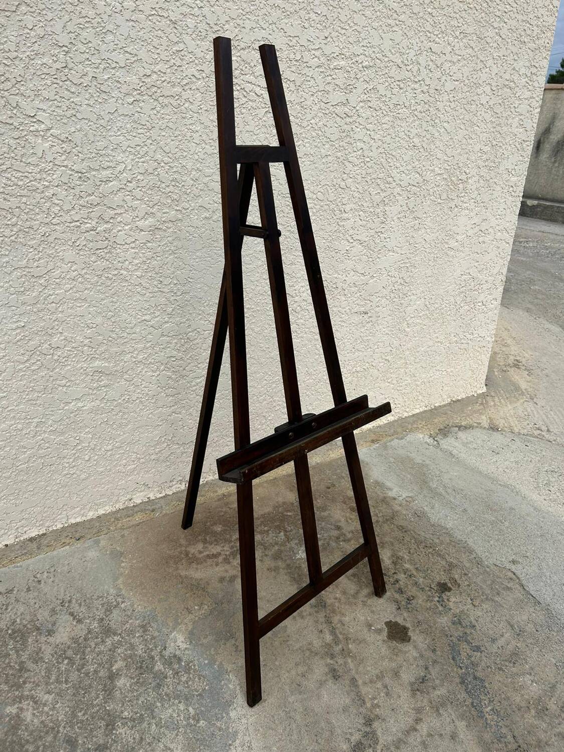 Wooden easel