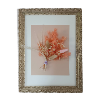 Golden frame dried flowers