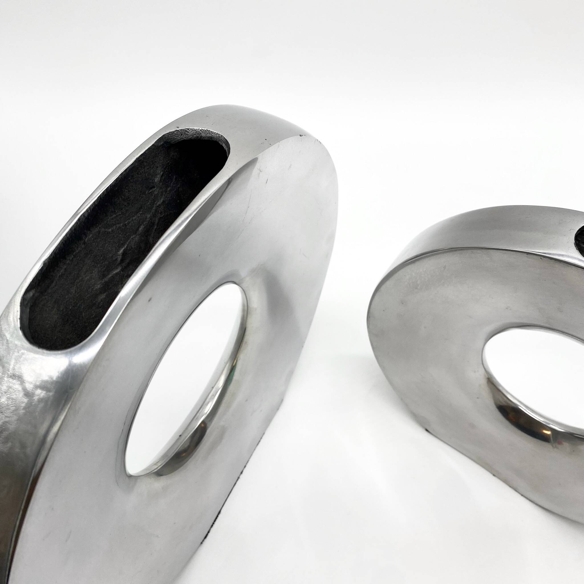 Pair of “donut” vases / cast aluminum – 1970s Italy