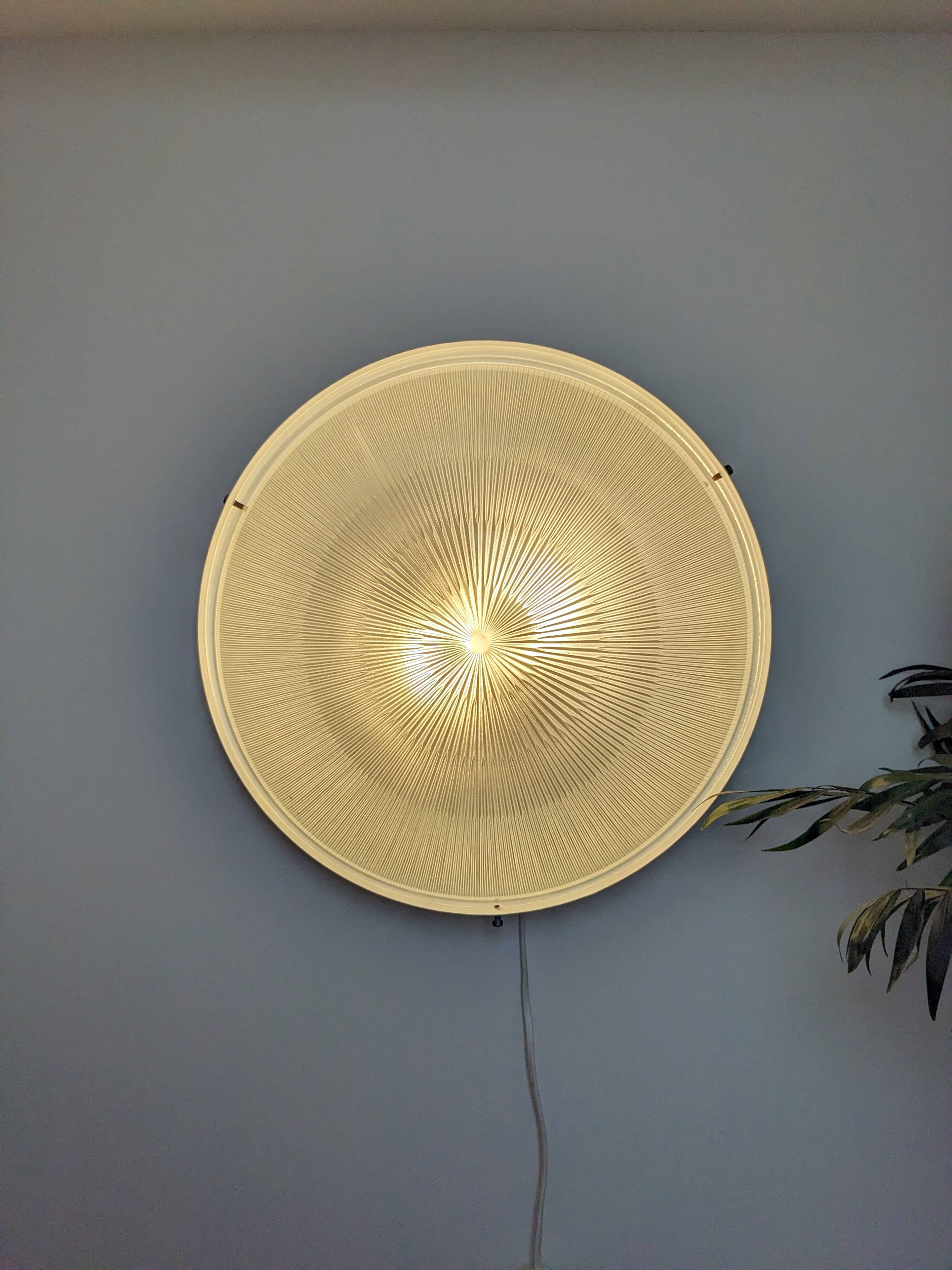 Large glass and metal wall lamp from the 50s - vintage Prisma design