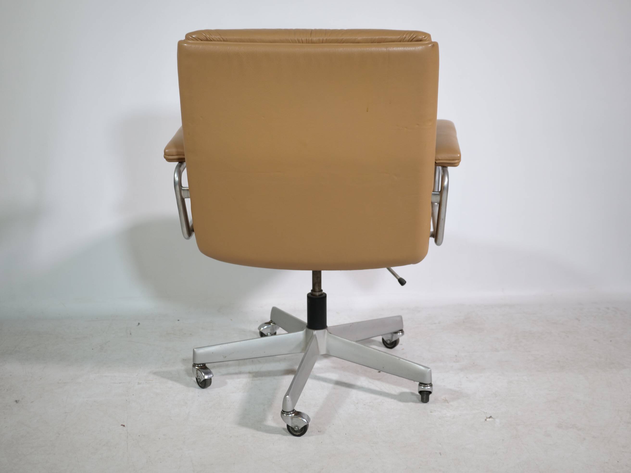 Modern leather office chair with chrome base, 1970s.