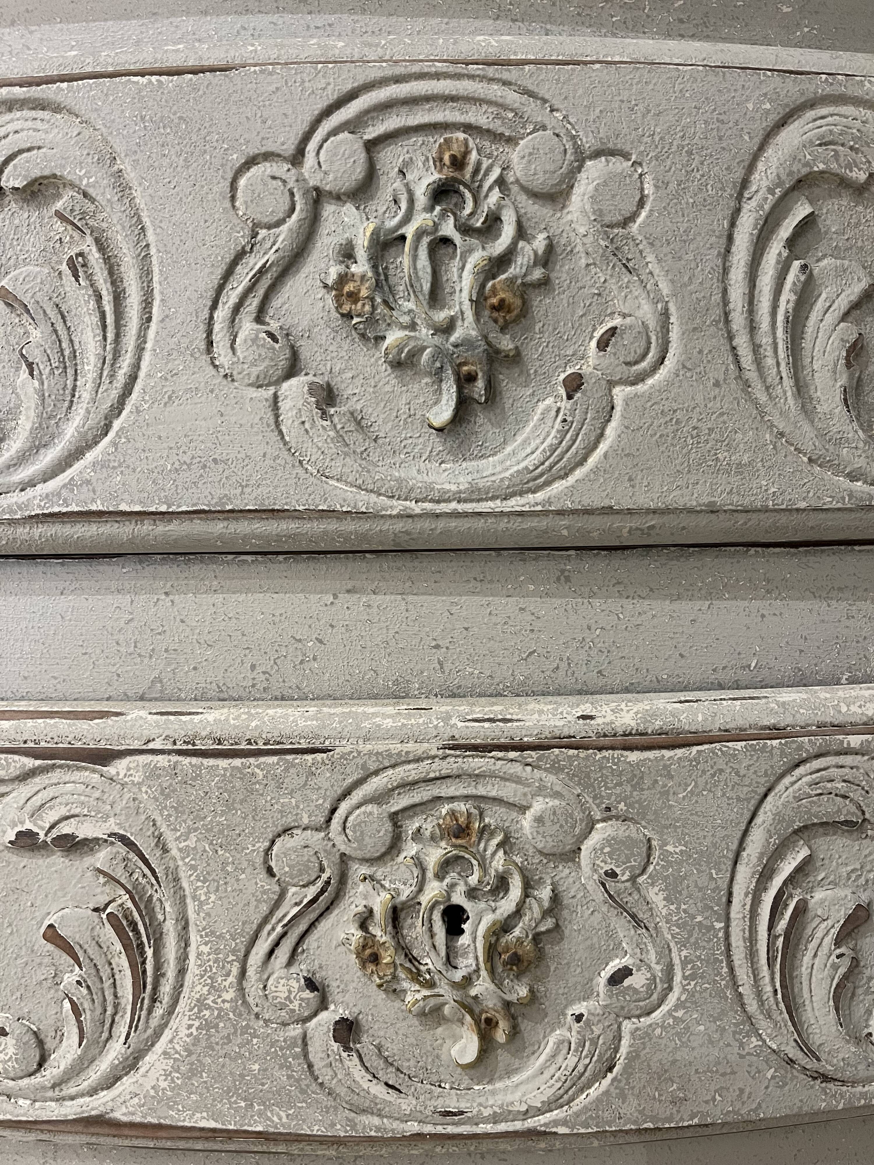 Commode arbalète