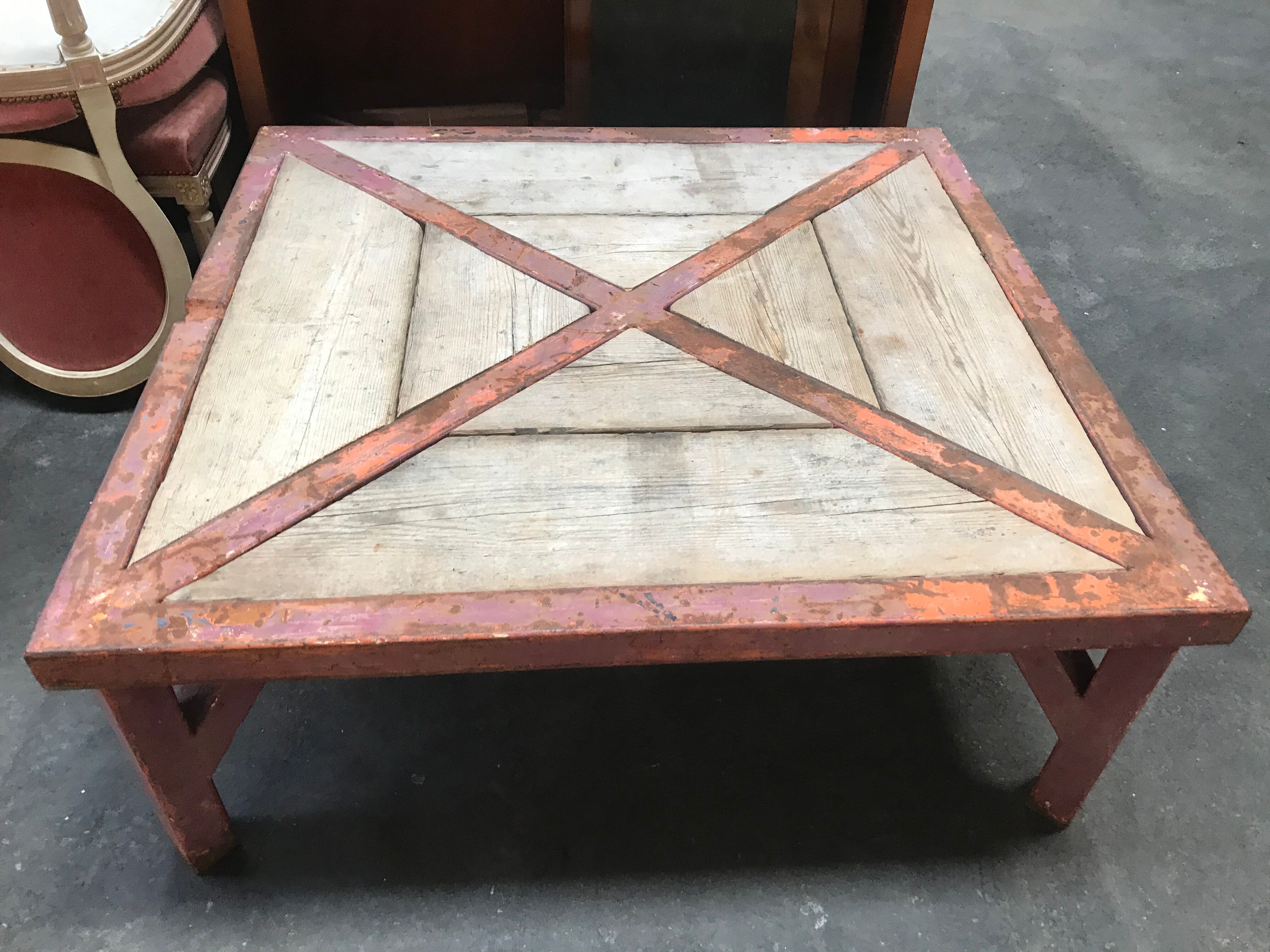 Industrial outdoor coffee table made of iron and wood
