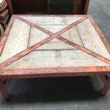 Industrial outdoor coffee table made of iron and wood