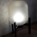 Tripod table lamp