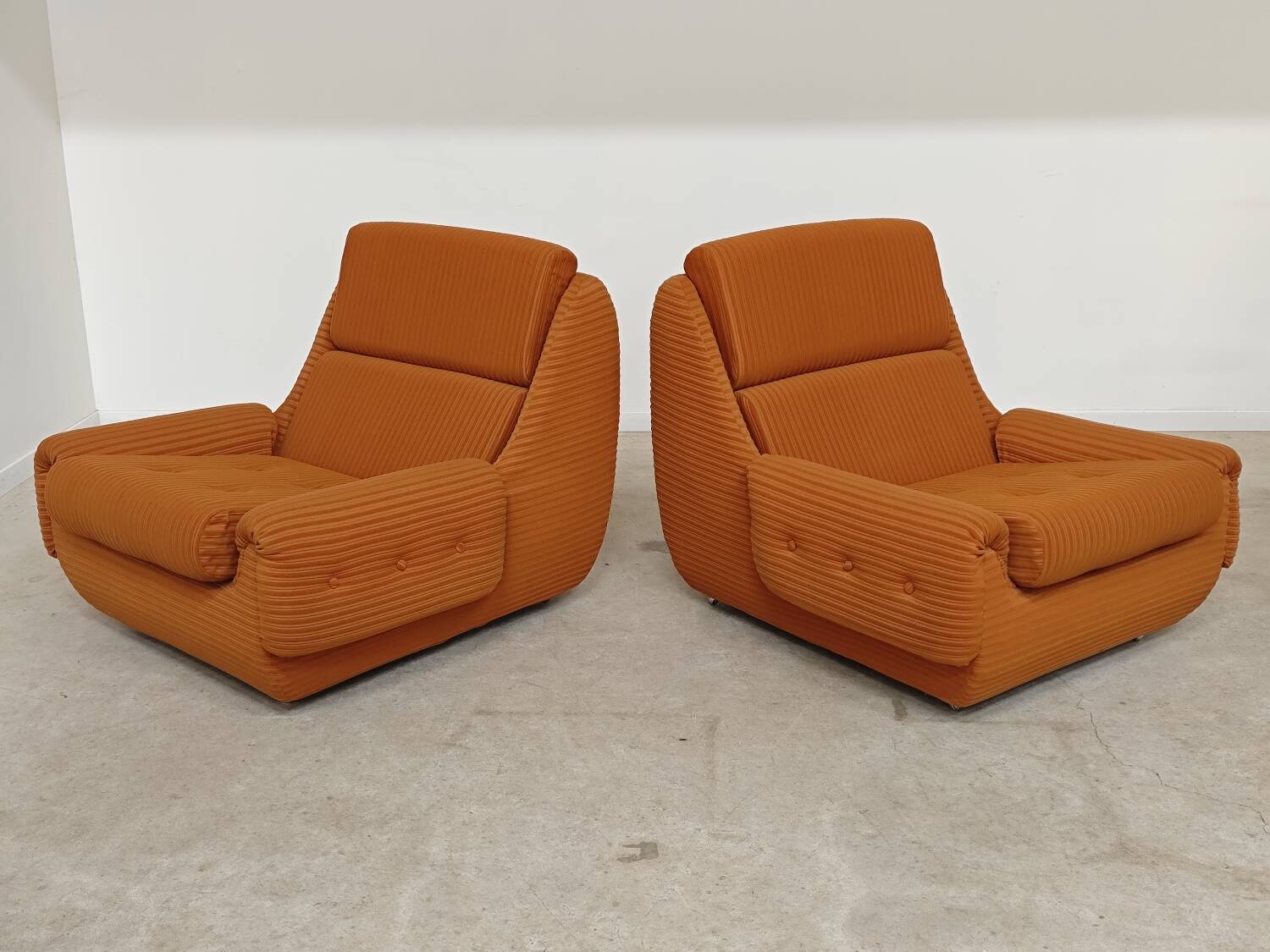 Paire de fauteuils Atlantis Orange République Tchèque 1970