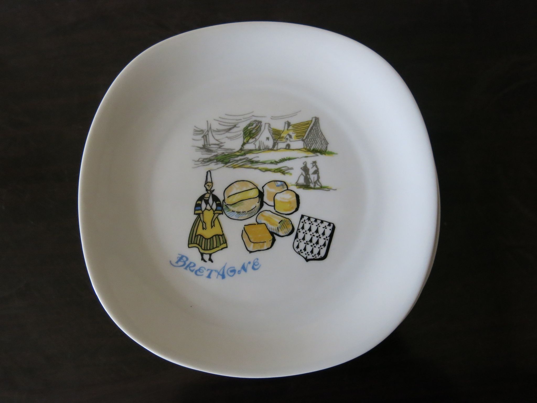 7 assiettes à fromage en haute porcelaine berry