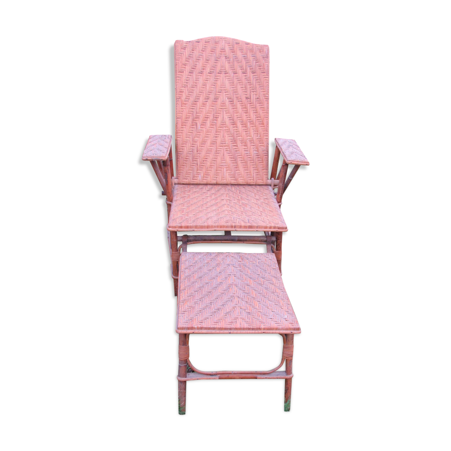 Rattan lounger