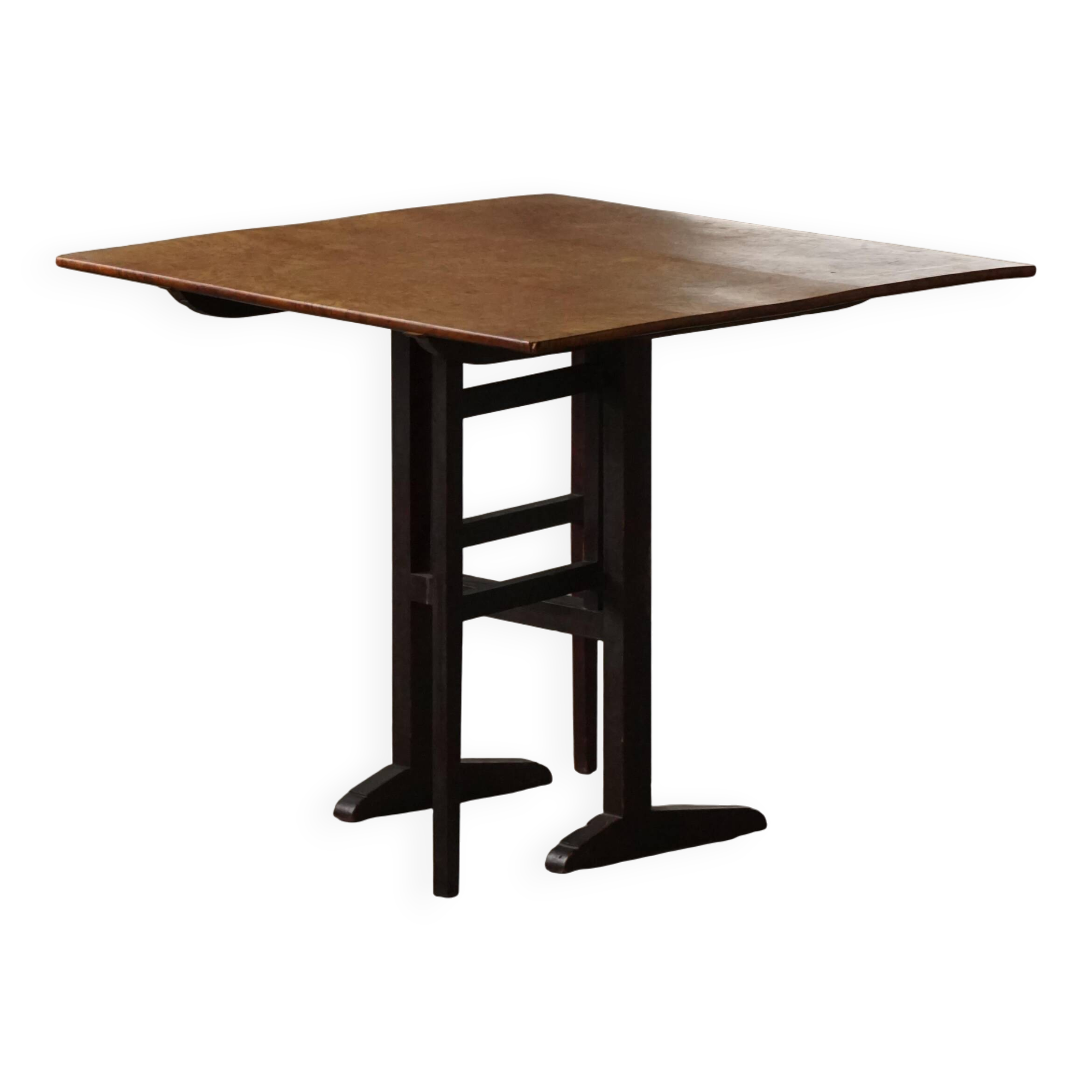 Antique Swedish table with a tilting top from the early 19th century in birch, 1800-1850s.