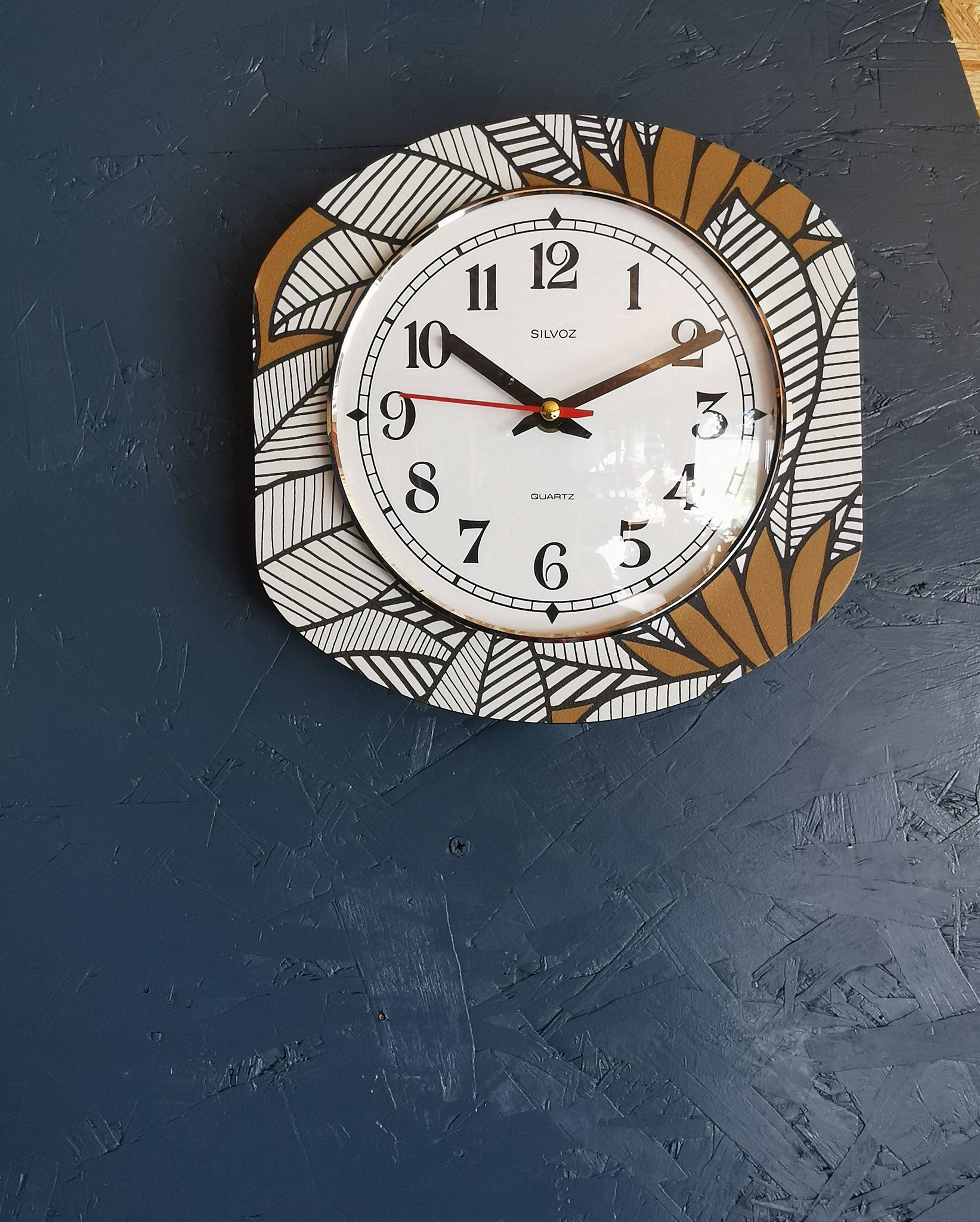 Vintage silent wall clock pendulum 60s "Silvoz black and white"