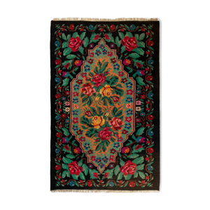Vintage/handmade floral rug from 1970s, ukraine(moldova)