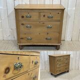 English chest of drawers in nineteenth century fir