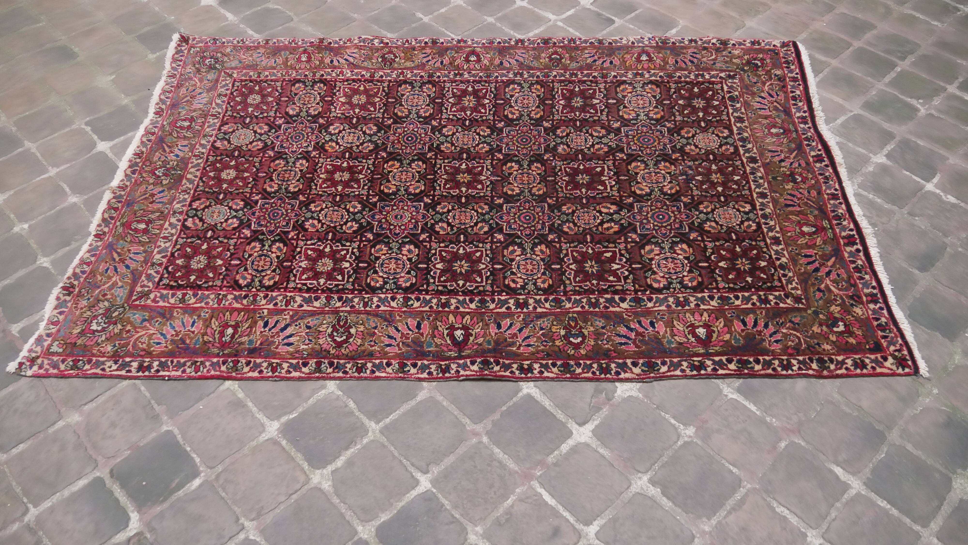 Tabriz handmade antique persian rug 194 x 130 cm