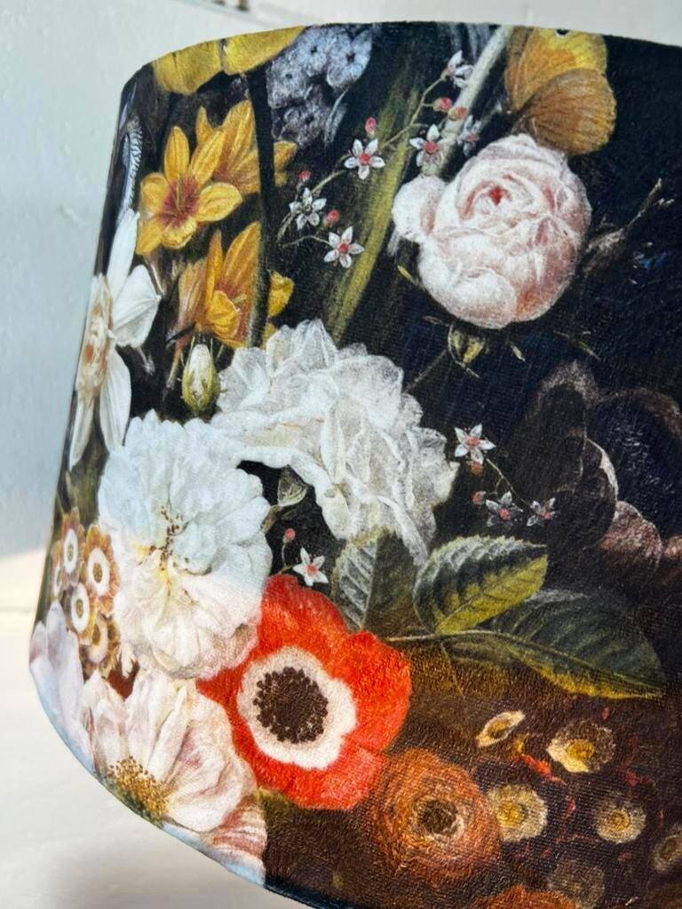 Lampe de table vintage chromée avec abat-jour fleuri
