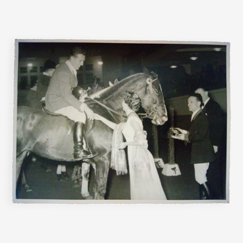 Photographie vintage,équitation, cheval, remise de médailles,1940