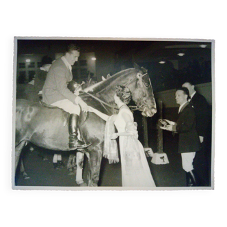 Vintage photography, horse riding, horse, medal ceremony, 1940