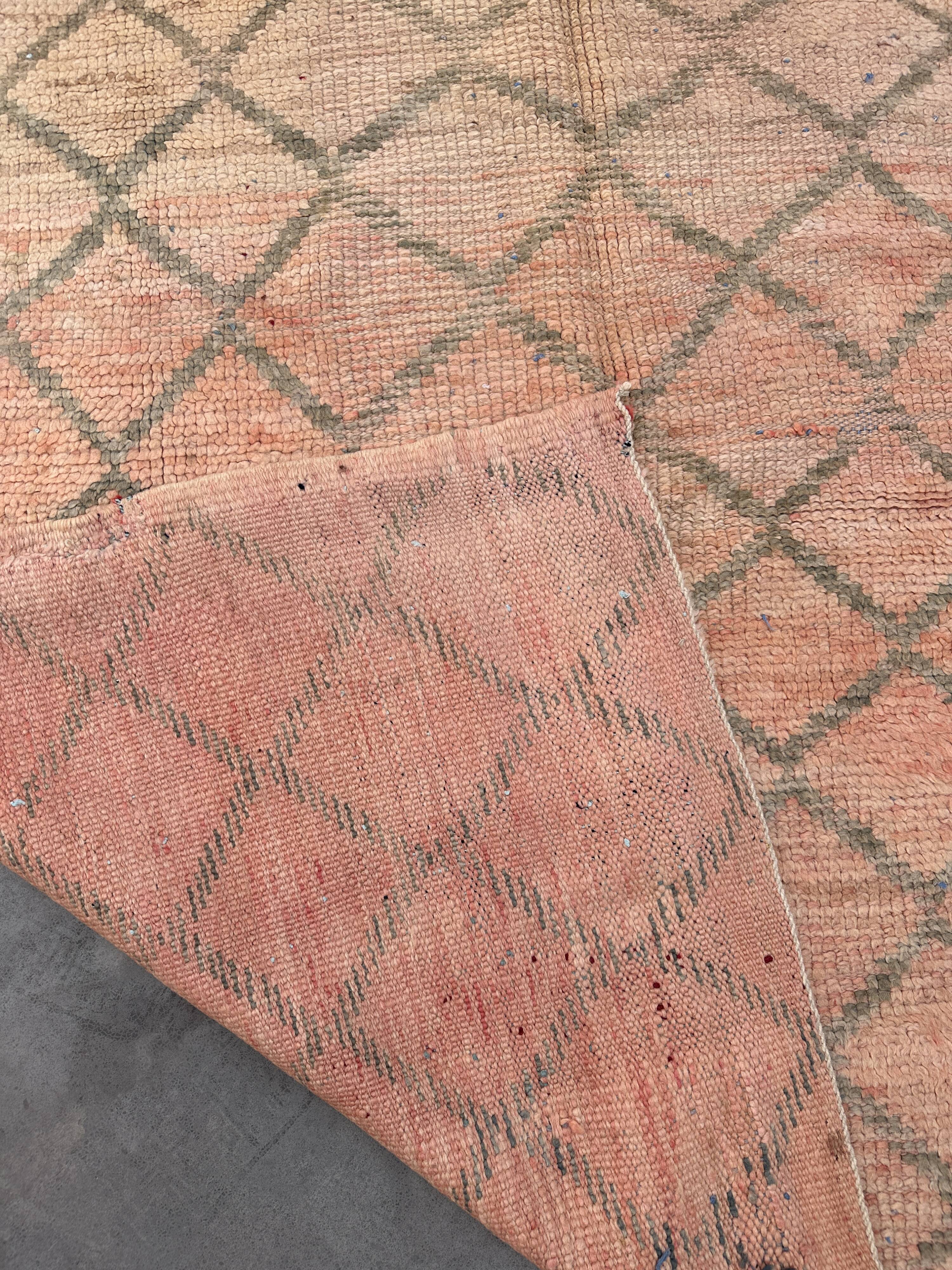 Pink Boujad Moroccan rug - 174 x 147 cm