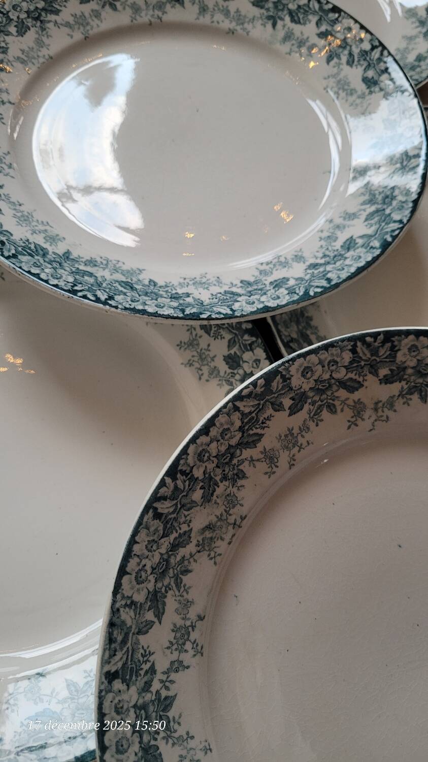 6 antique flat plates from Sté Céramique Maestricht