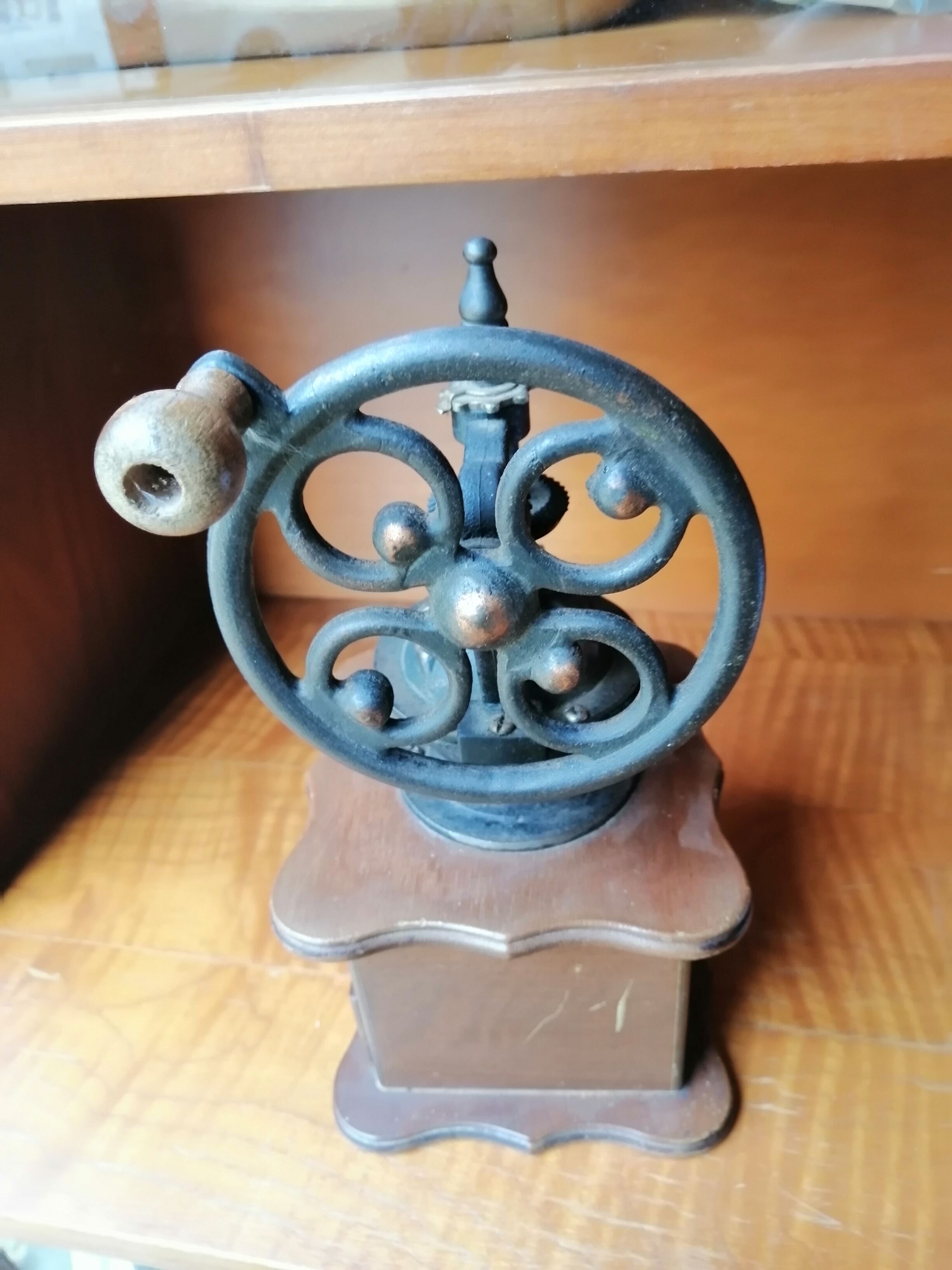 Coffee mill in wood and metal style antique countertop