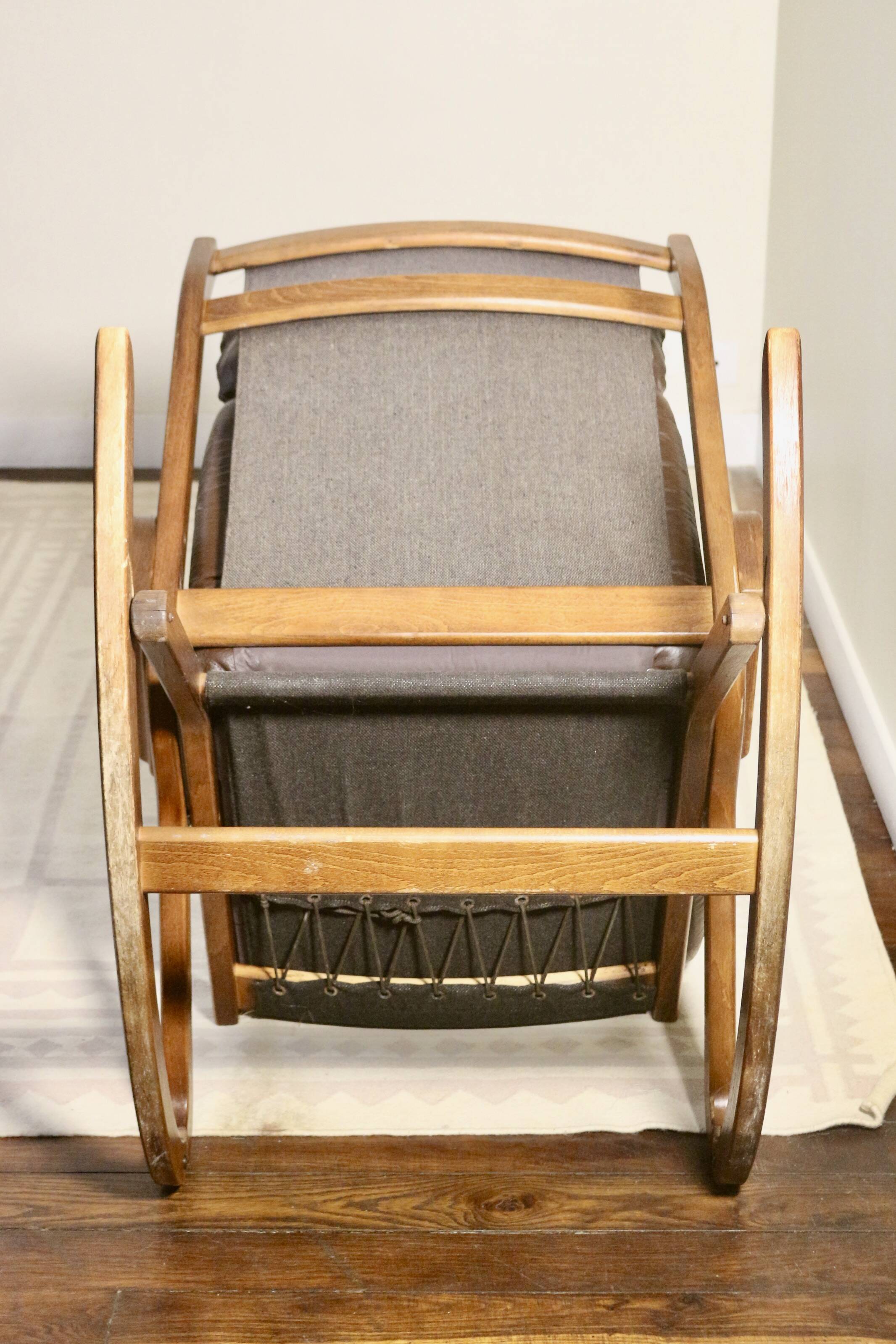 Fauteuil à bascule design Norvège 1960s bois de teck année 60 réf PAOLO