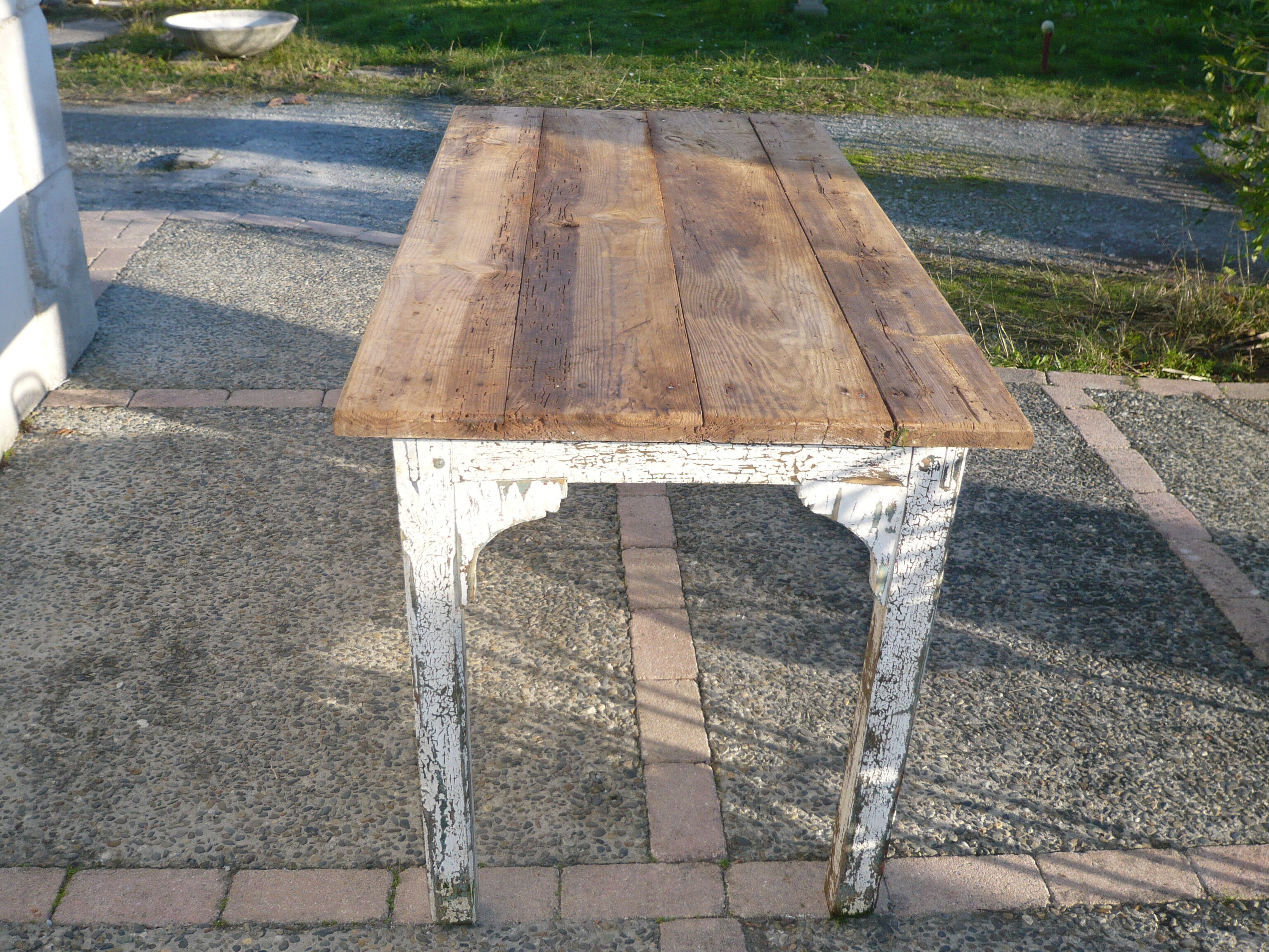 Farm table