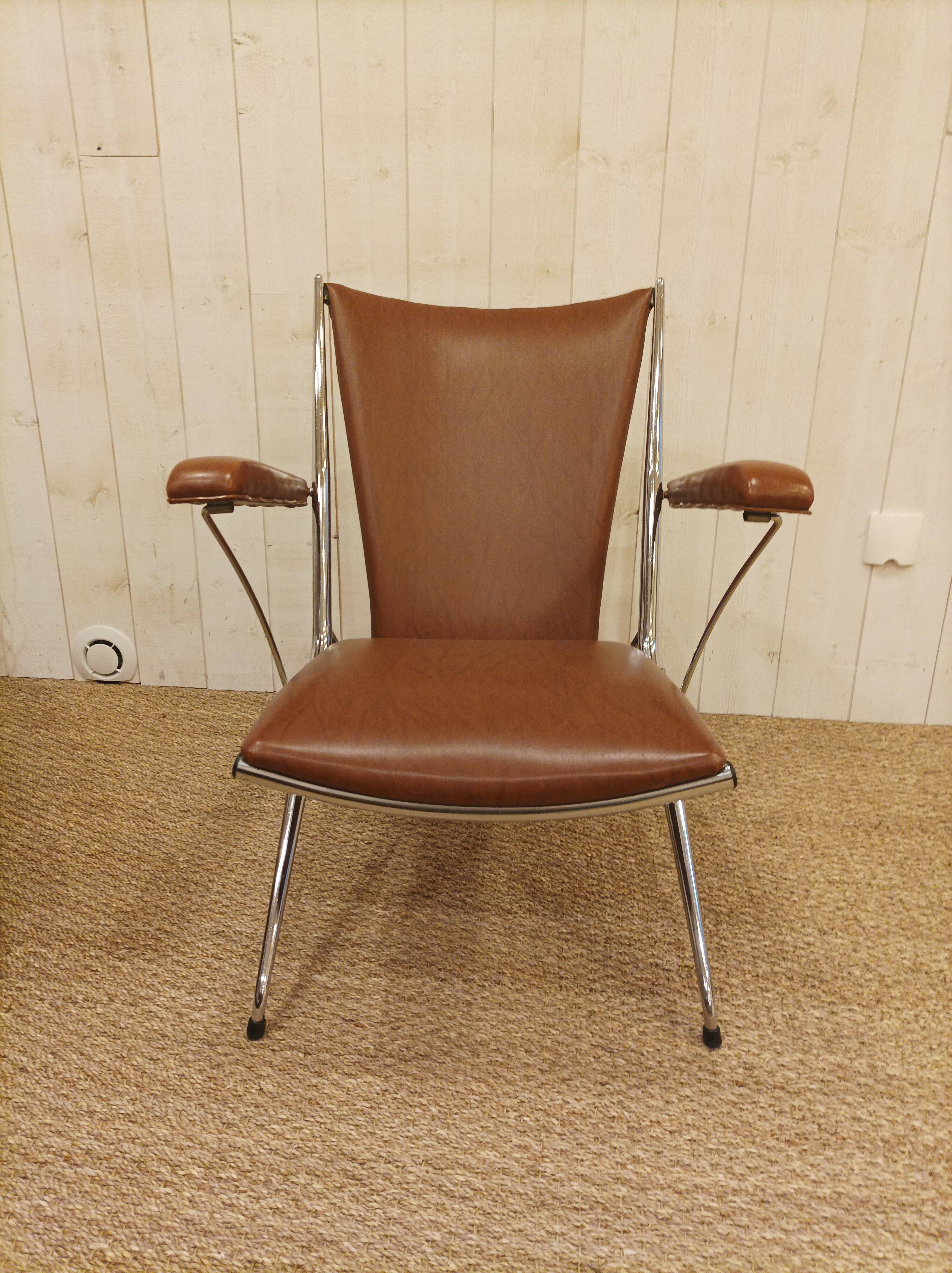 Leatherette folding armchair