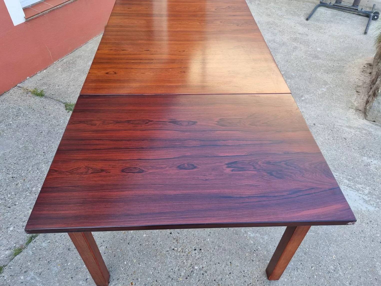 Scandinavian table in rosewood - 1960 design