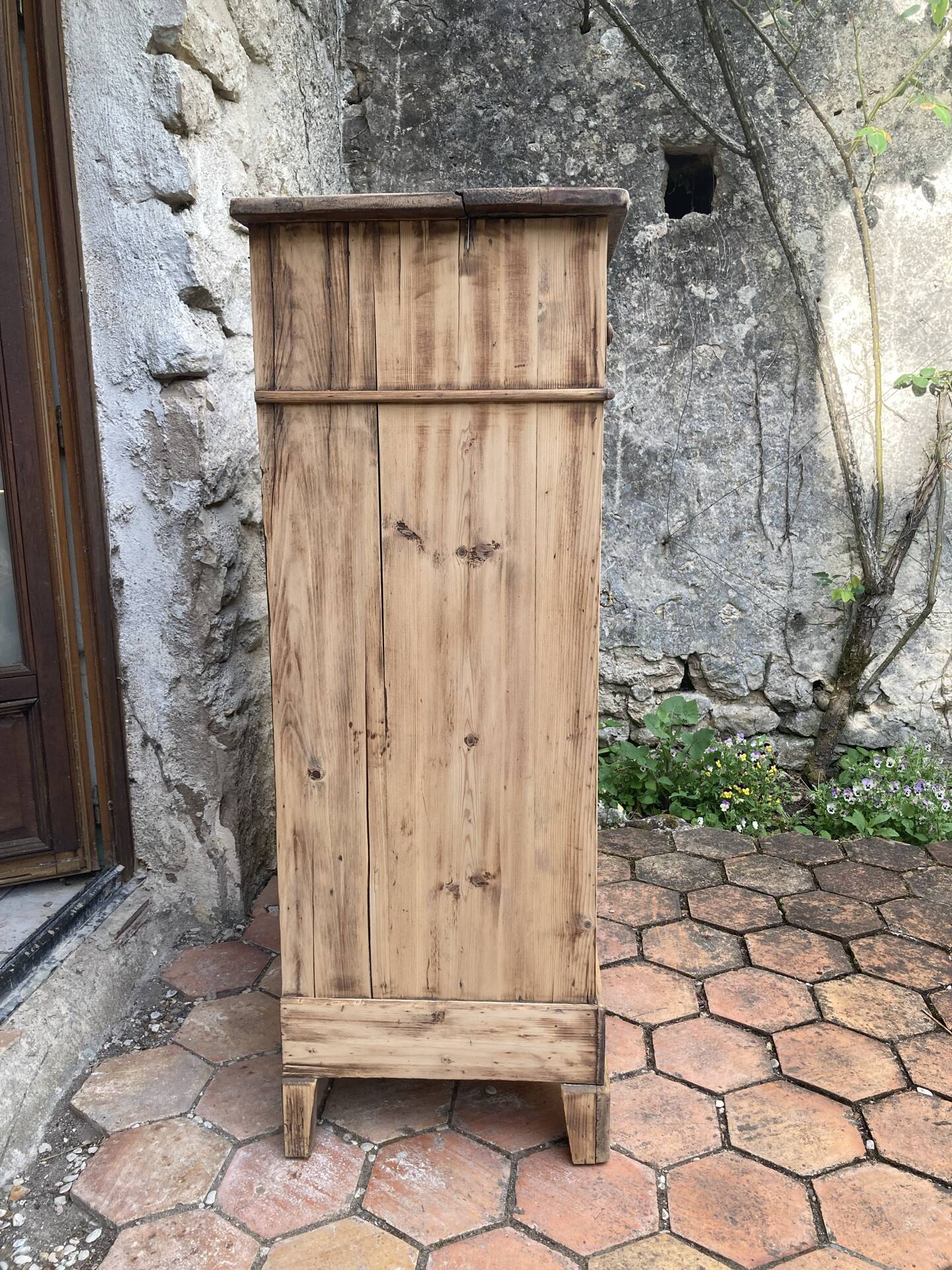 Old buffet