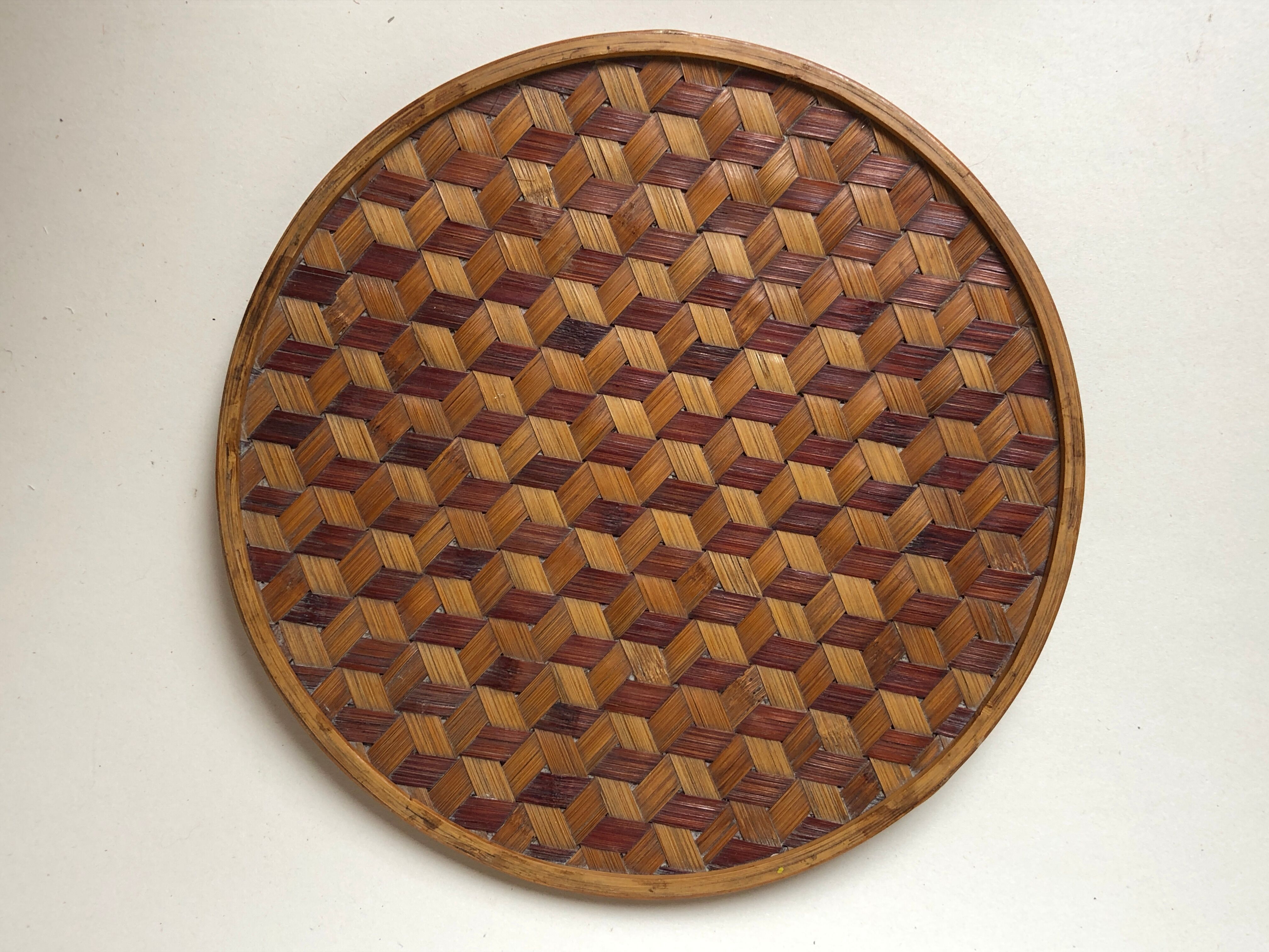 With lid rattan basket