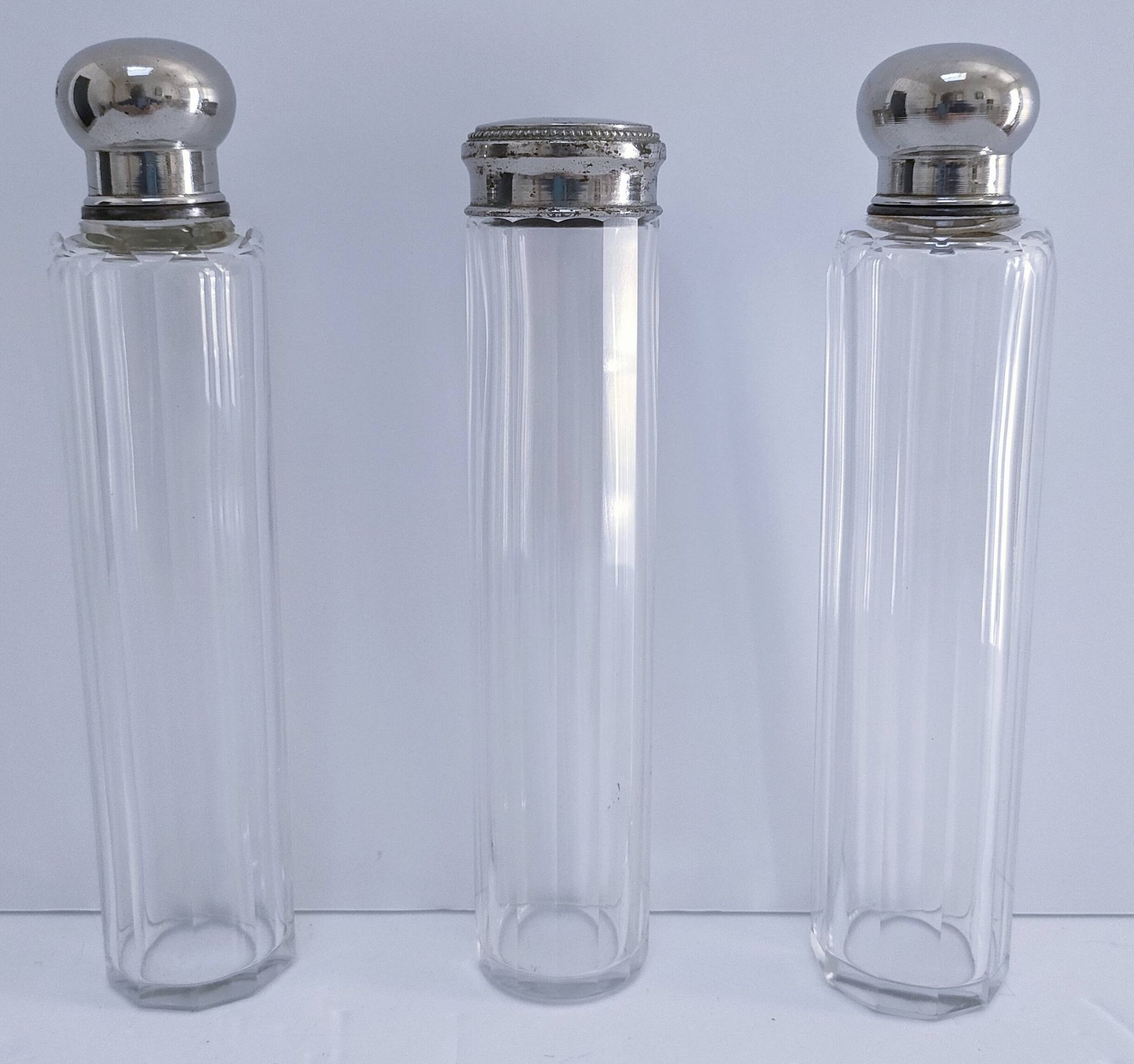 3 flacons Art Déco en cristal, verre et métal