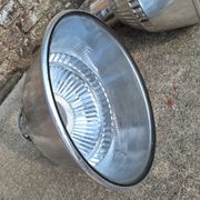 3 suspensions industrielles vintage, luminaires anciens d’atelier
