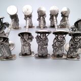 Knife holders and 2 toothpick doors.