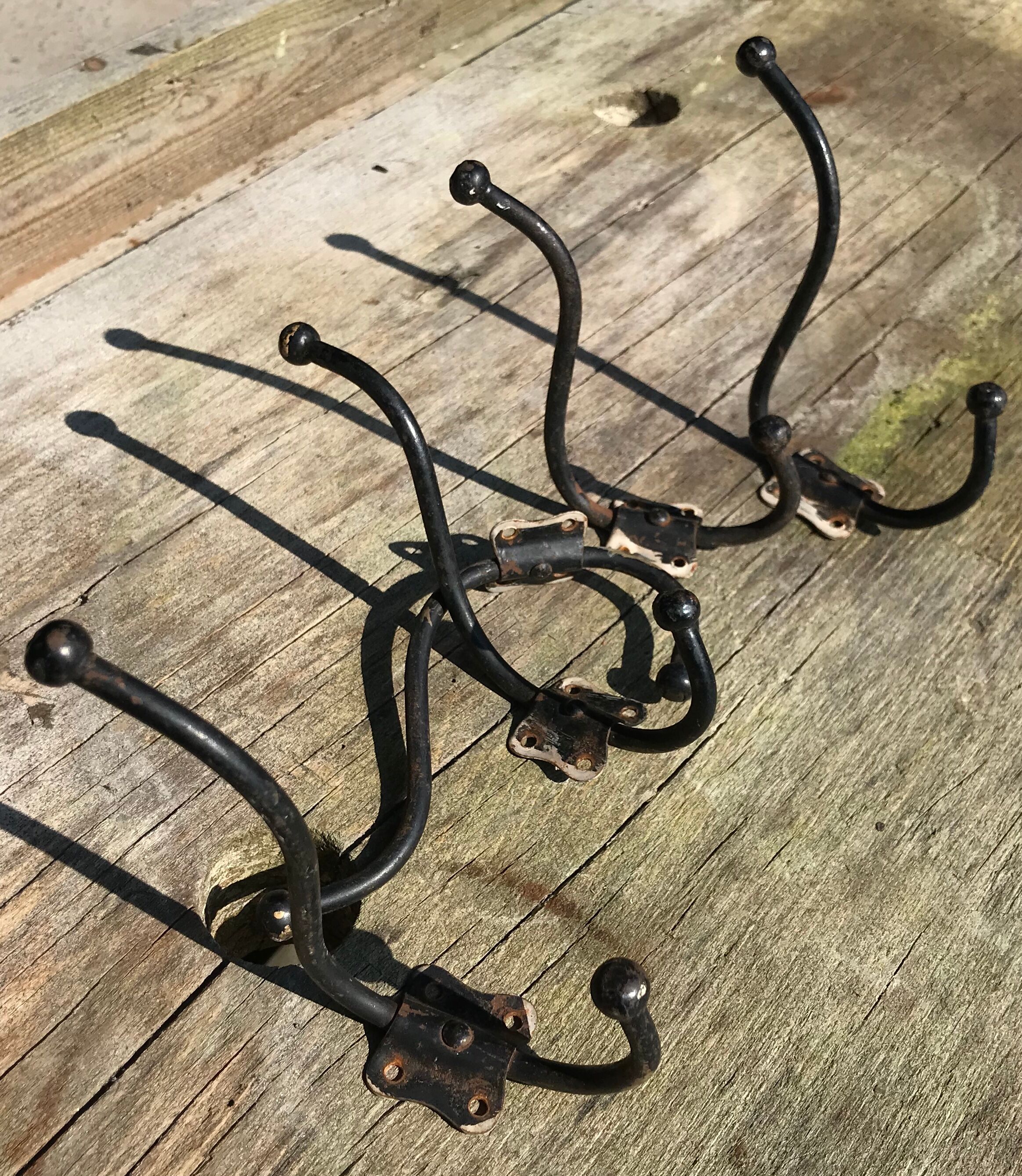 Series of 5 hooks