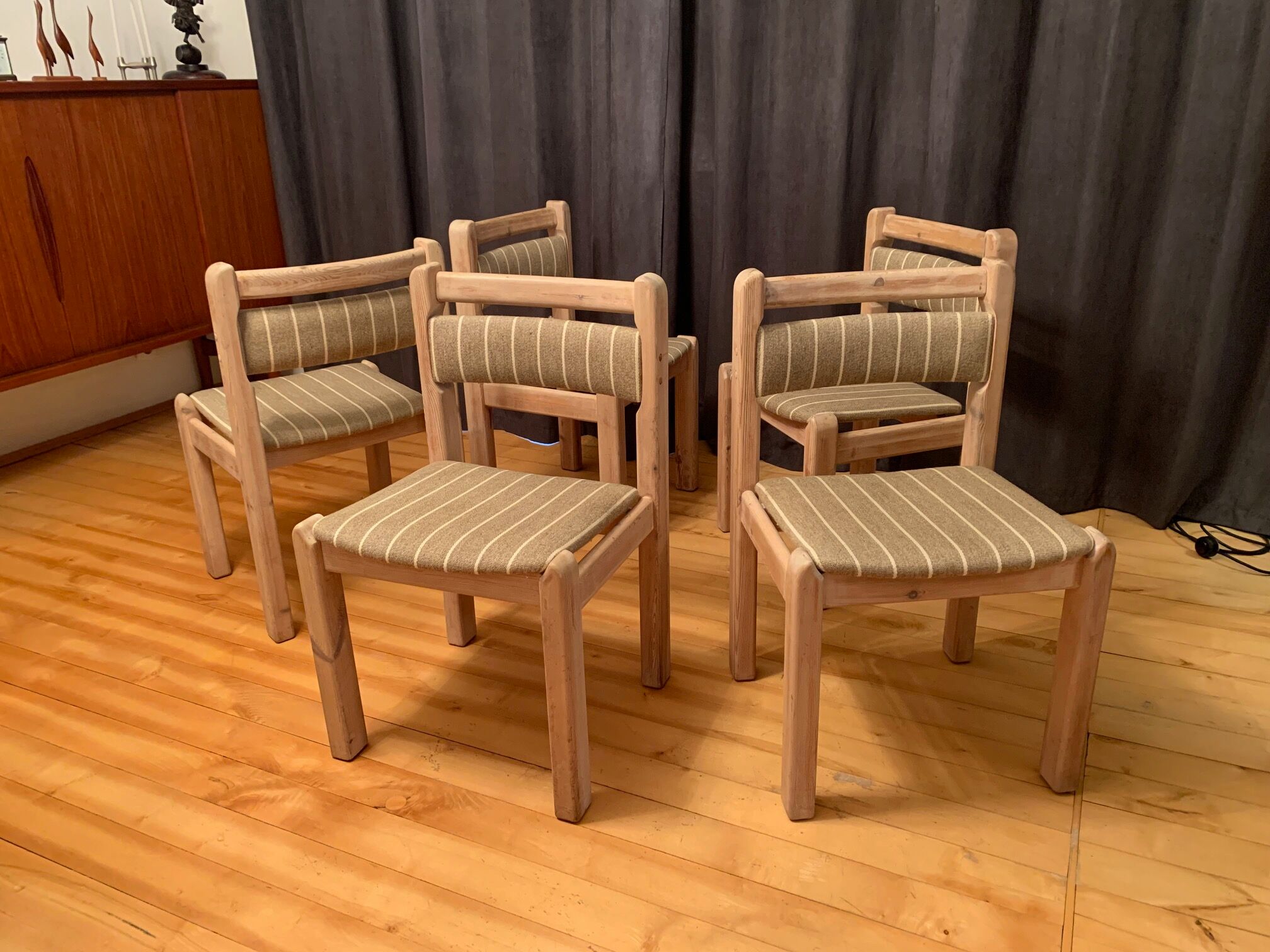 Set of five Thorsø Stolefabrik chairs, Denmark, 1970s.