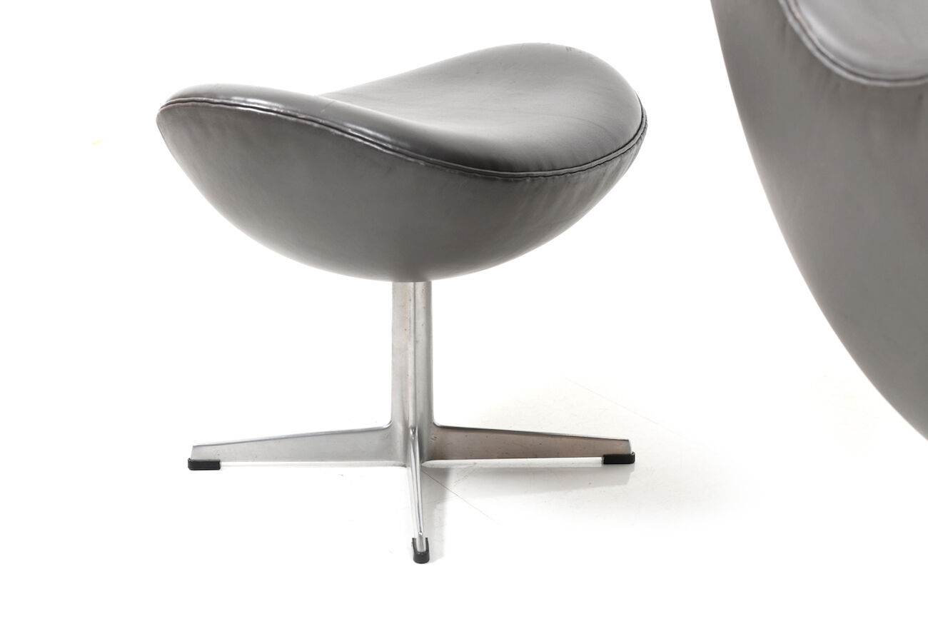 Arne Jacobsen Egg Chair with Tilt Function