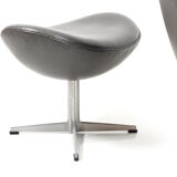 Arne Jacobsen Egg Chair with Tilt Function