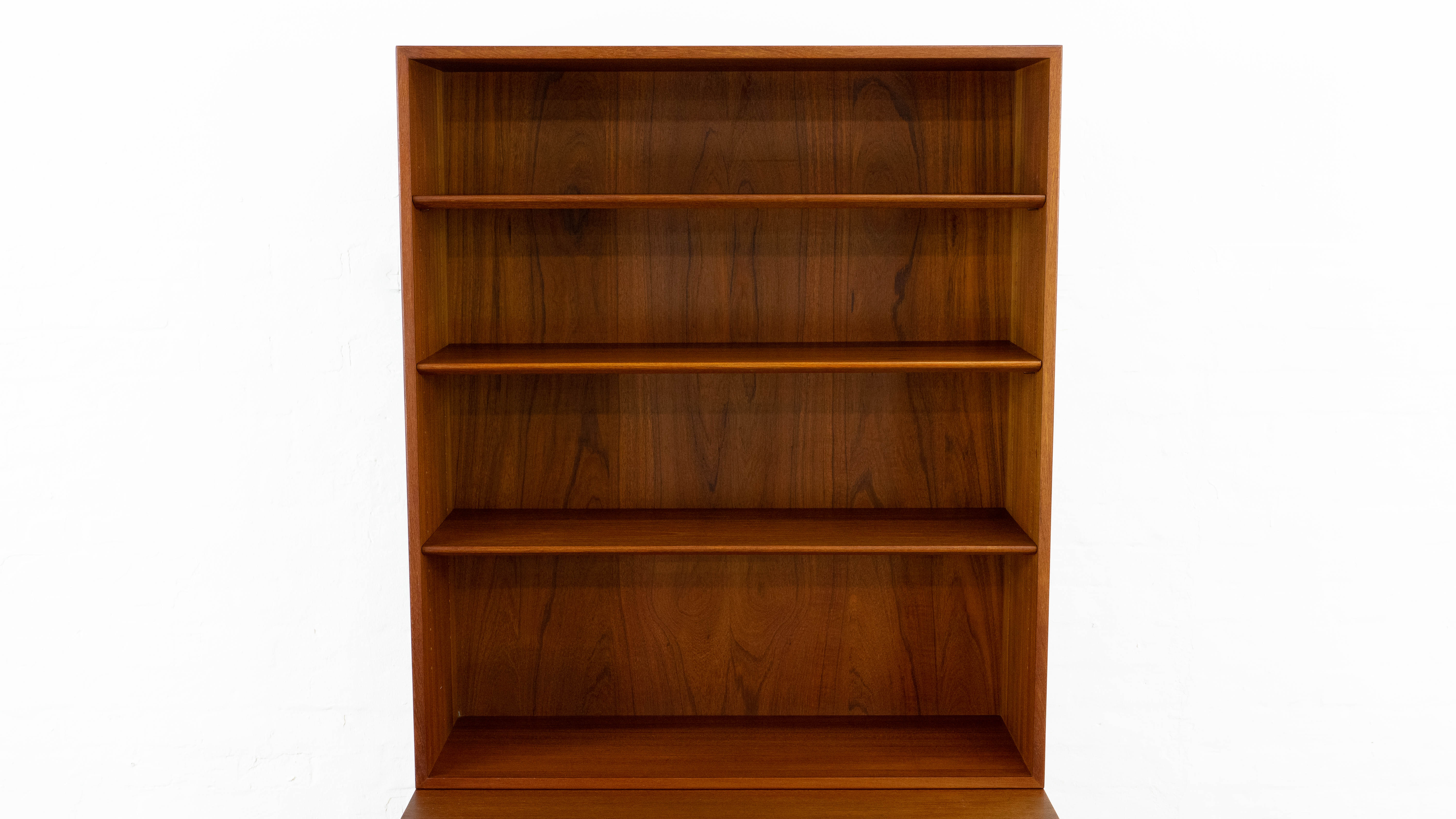Borge Mogensen teak bookcase for Soborg Mobelfabrik, 1960s