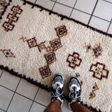 Tapis vintage berbère marocain fait main – 74 x 136 cm - 1c1004