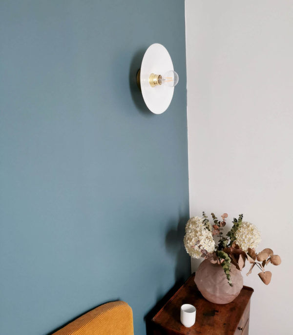 Opaline wall lamp