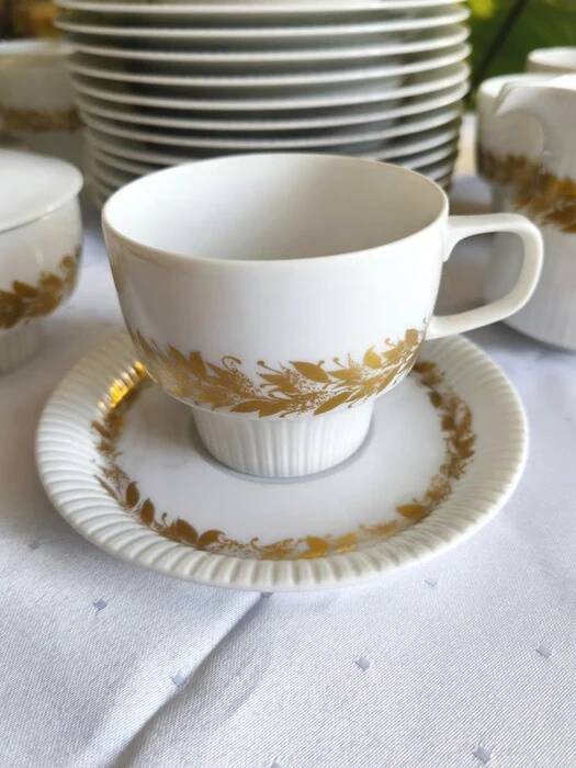 Tapio Wirkkala for Rosenthal Studio-Line “Modulation” porcelain coffee and dessert service, Germany 1970s, 39 pieces