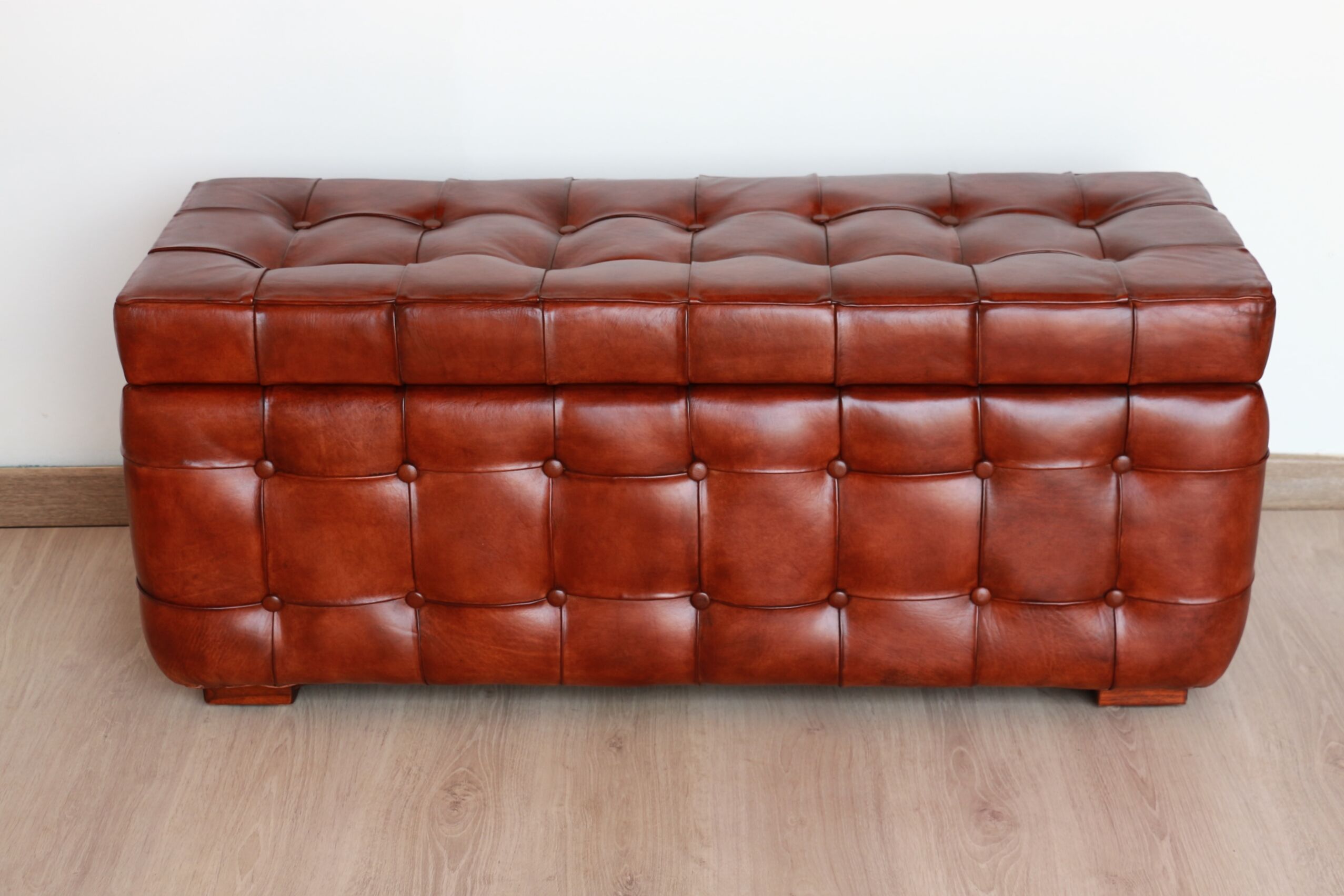 Chesterfield-style leather chest - "Jack" model - Olivier de Schrijver