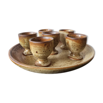 6 whooping coughs on their plate in sandstone