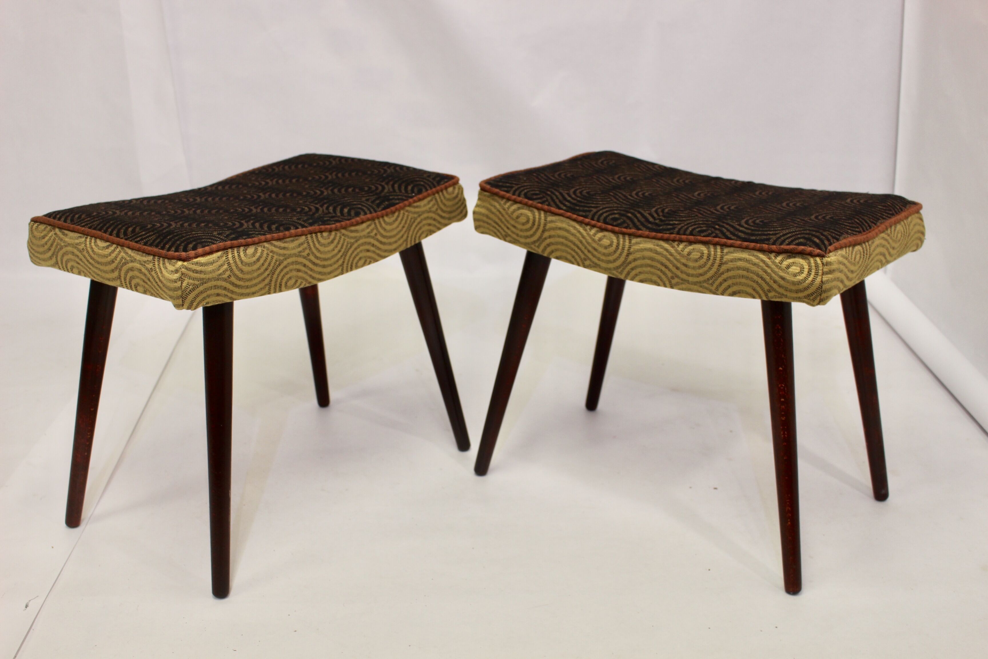 Pair of scandinavian stools 50/60