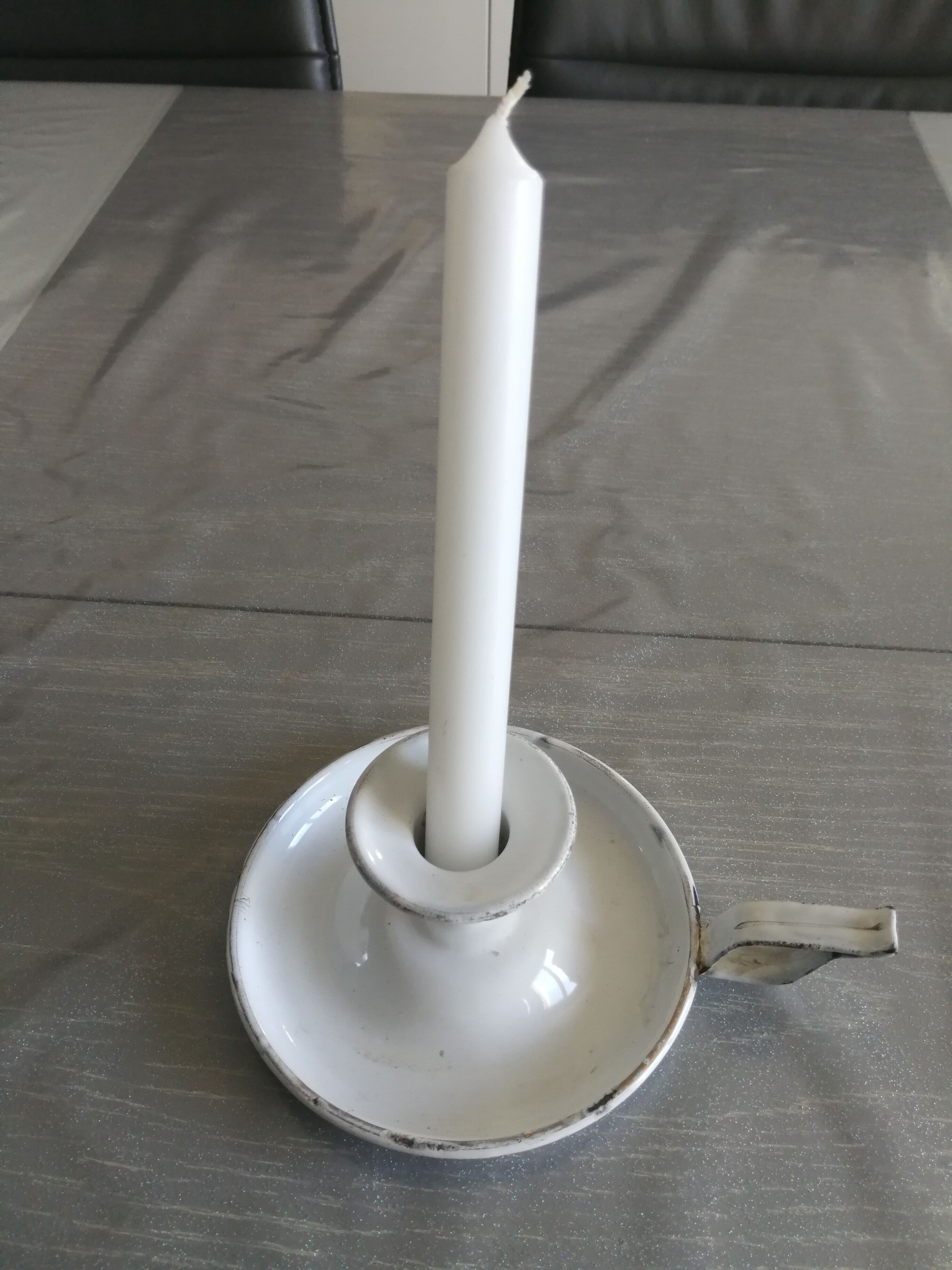 Candlestick in white email